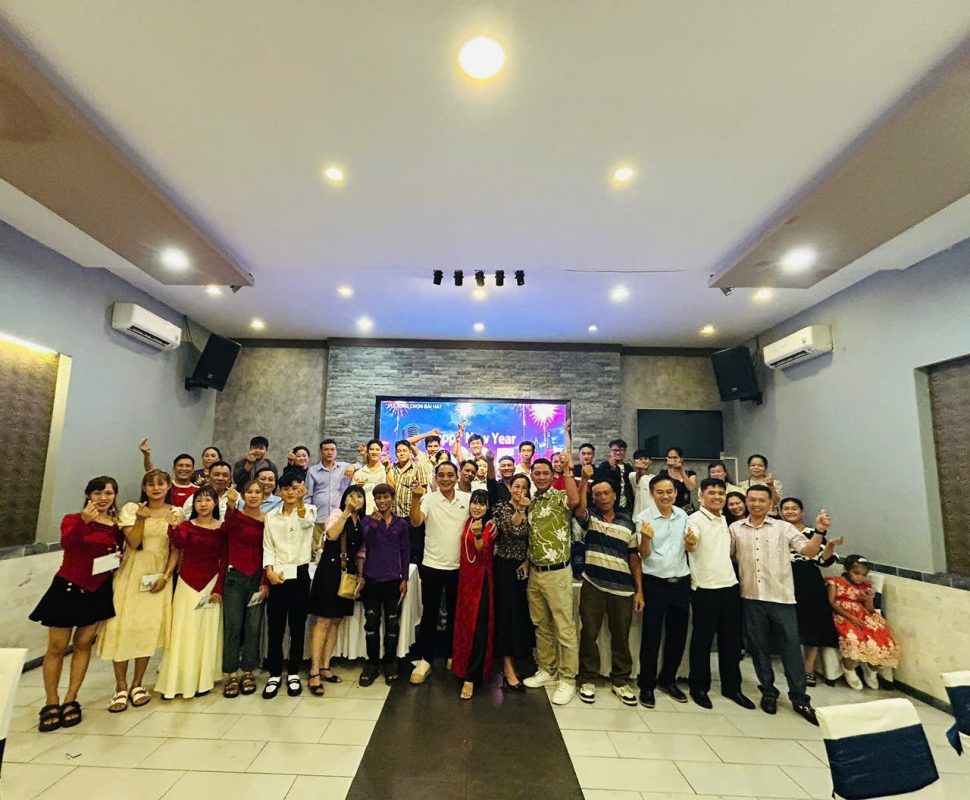 tiec tat nien moi truong hoan ngoc